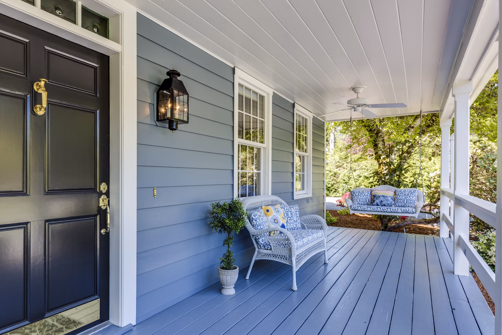 Southern porch representing Peach State Stays hospitality in Georgia